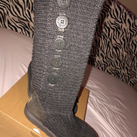 Ugg boots. long ugg boots. Comfy ugg boots - Picture 3 of 3